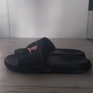 Nike sandals for girls